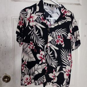 Aloha Hut top and Capri set